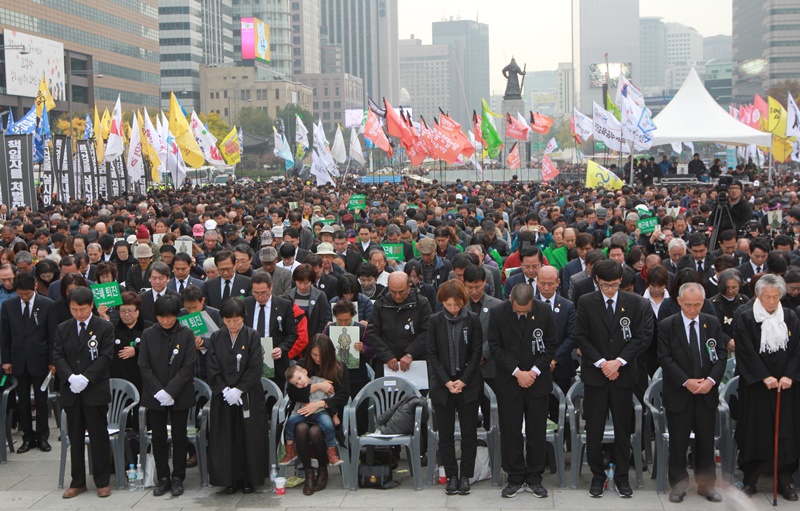 ▲ 고 백남기 농민의 영결식이 5일 오후, 서울 광화문 광장에서 2만여 명의 추모객이 참석한 가운데 엄수됐다.