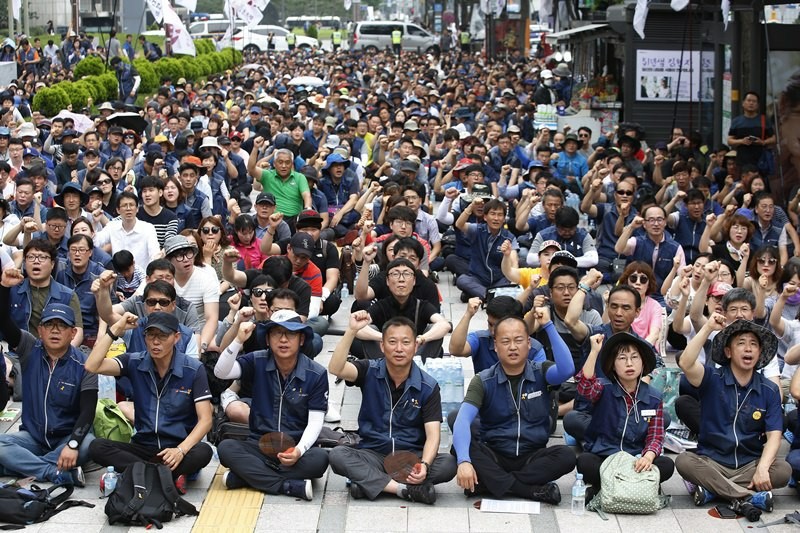 ▲ 공무원노조가 30일 오후 서울 파이낸스 빌딩 앞에서 '교섭 투쟁 승리 결의대회'를 개최했다. 사진 = 양지웅 기자
