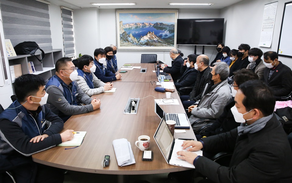 ▲ 공무원노조와 한국진보연대가 정책간담회를 진행하고 있다.
