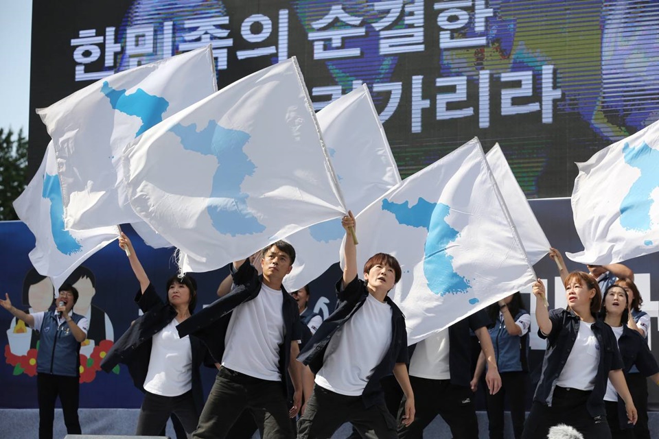 ▲ 민주노총이 주최한 효순 미선 20주기 노동자대회에서 공연이 펼쳐지고 있다.