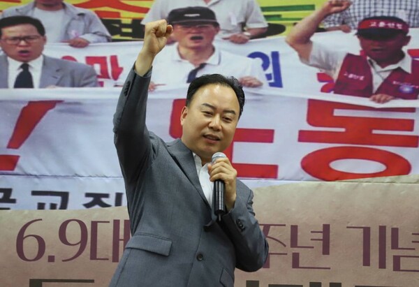 이을영 경남 경찰직장협의회 회장이 축사를 하고 있다.
