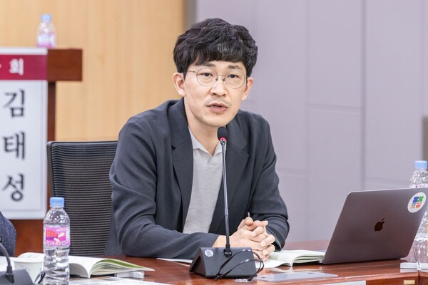 박정윤 진보당 정책실장이 발언하고 있다.