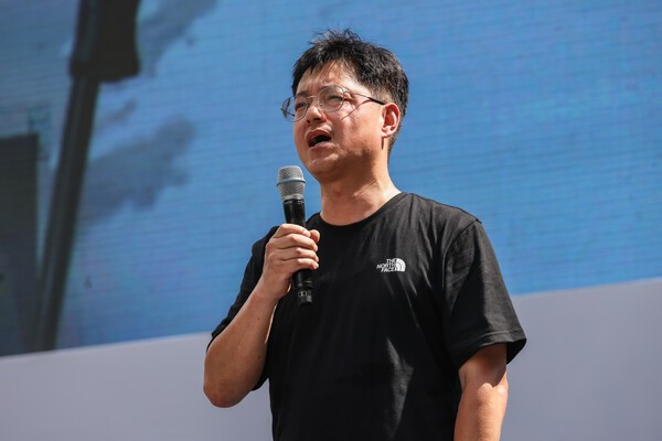 고광완 전국민주우체국본부 위원장이 발언하고 있다.